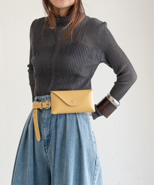 hwyl（ヒュイル）の「レザーベルトポーチ【本革】（ベルト・レディース・クリーム/ブラウン/ブラック・FREE）」の17枚目の写真