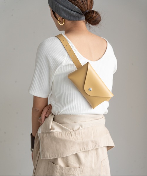 hwyl（ヒュイル）の「レザーベルトポーチ【本革】（ベルト・レディース・クリーム/ブラウン/ブラック・FREE）」の13枚目の写真