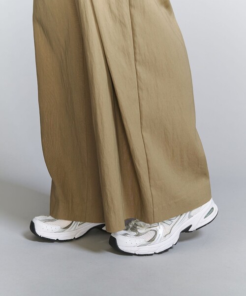 BEAUTY&YOUTH UNITED ARROWS(ビューティーアンドユースユナイテッドアローズ)の「セルロースナイロン インタック パンツ(スラックス・レディース・ダークグレー/オリーブ・L/M/S/XS)」の16枚目の写真