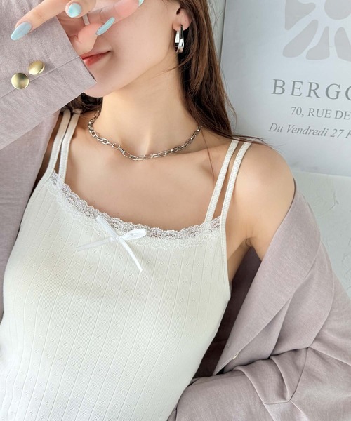 mily bilet（ミウィビレット）の「【mily bilet】１枚で今っぽデザイン。小花柄ダブルストラップリボンカップ付きレースキャミソール（キャミソール・レディース・グレー系1/アイボリー系1/ブラック/アイボリー/アイボリー系2・LARGE/MEDIUM/SMALL/X-LARGE）」の2枚目の写真