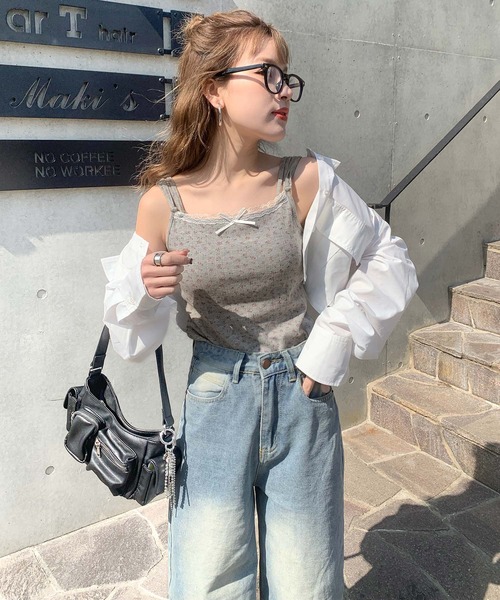 mily bilet（ミウィビレット）の「【mily bilet】１枚で今っぽデザイン。小花柄ダブルストラップリボンカップ付きレースキャミソール（キャミソール・レディース・グレー系1/アイボリー系1/ブラック/アイボリー/アイボリー系2・LARGE/MEDIUM/SMALL/X-LARGE）」の10枚目の写真