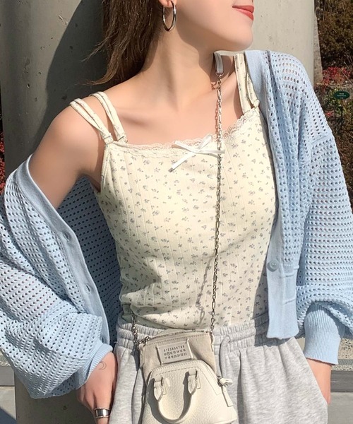 mily bilet（ミウィビレット）の「【mily bilet】１枚で今っぽデザイン。小花柄ダブルストラップリボンカップ付きレースキャミソール（キャミソール・レディース・グレー系1/アイボリー系1/ブラック/アイボリー/アイボリー系2・LARGE/MEDIUM/SMALL/X-LARGE）」の17枚目の写真