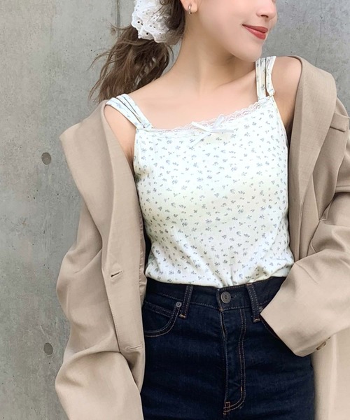 mily bilet（ミウィビレット）の「【mily bilet】１枚で今っぽデザイン。小花柄ダブルストラップリボンカップ付きレースキャミソール（キャミソール・レディース・グレー系1/アイボリー系1/ブラック/アイボリー/アイボリー系2・LARGE/MEDIUM/SMALL/X-LARGE）」の19枚目の写真