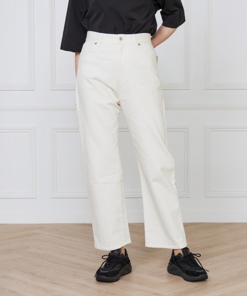 I.T.'S international(イッツインターナショナル)の「デニムストレートパンツ《SUVIN DENIM》(デニムパンツ・レディース・インディゴブルー/アイボリー・9号/11号)」の1枚目の写真