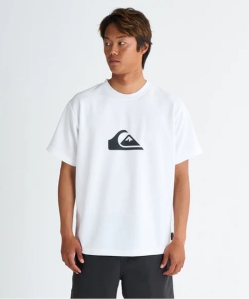 Quiksilver（クイックシルバー）の「COMP LOGO SS /クイックシルバーロゴラッシュガード（水着）（ラッシュガード・メンズ・ブラック/ホワイト/グレー・MEDIUM/X-LARGE/LARGE/SMALL）」の2枚目の写真