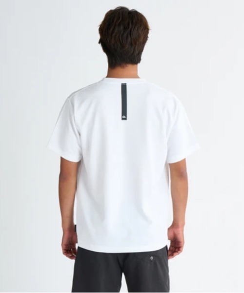 Quiksilver（クイックシルバー）の「COMP LOGO SS /クイックシルバーロゴラッシュガード（水着）（ラッシュガード・メンズ・ブラック/ホワイト/グレー・MEDIUM/X-LARGE/LARGE/SMALL）」の4枚目の写真