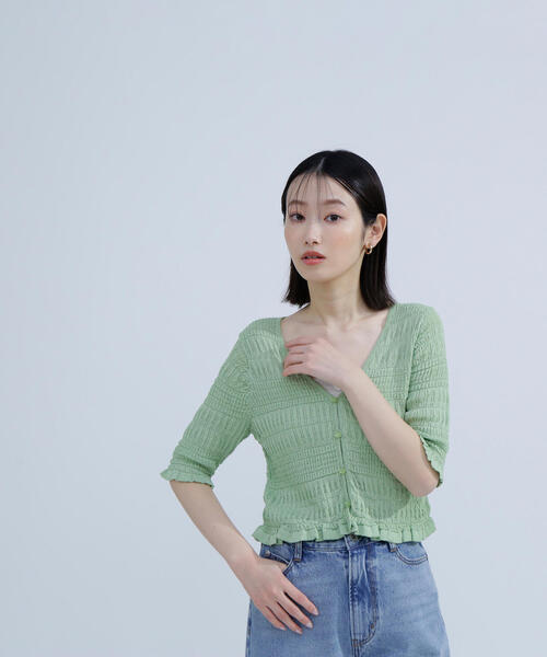 NATURAL BEAUTY BASIC（ナチュラルビューティーベーシック）の「◇シャーリングニットカーディガン（カーディガン/ボレロ・レディース・ライトグリーン/オフホワイト/ブラック・FREE）」の11枚目の写真