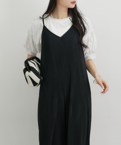 nissen（ニッセン）の「プリーツワイドサロペットパンツ（サロペット/オーバーオール・レディース・チャコールグレー/ブラック/モカ・M/L）」の16枚目の写真