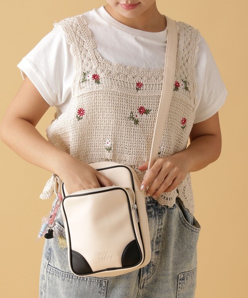 tiny tiny（ティニーティニー）の「バイカラーショルダーバッグ[tiny tiny(ティニーティニー)]（ショルダーバッグ・レディース・ピンク/ブルー/アイボリー・0）」の4枚目の写真