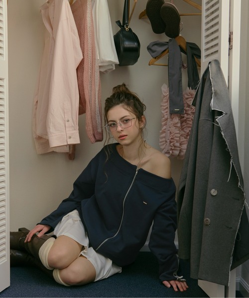 loin nuit(ロワンニュイ)の「back open zip sweat / バックオープンジップスウェット(スウェット・レディース・ネイビー/グレー・FREE)」の12枚目の写真