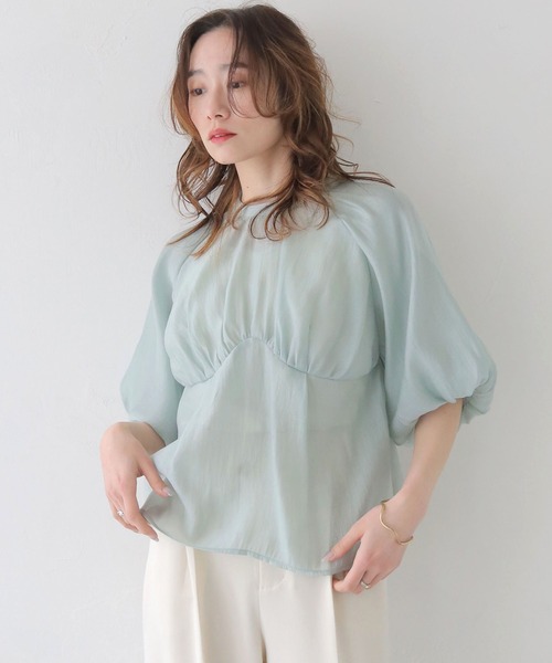 CLEIO（クレイオ）の「【CLEIO】パフスリーブカップデザインシアーブラウス PUFF SLEEVE CUP DESIGN SHEER BLOUSE/940-13608（Tシャツ/カットソー・レディース・ベージュ/アイボリー/サックスブルー・FREE）」の3枚目の写真