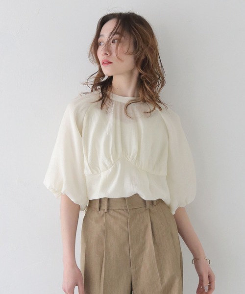 CLEIO（クレイオ）の「【CLEIO】パフスリーブカップデザインシアーブラウス PUFF SLEEVE CUP DESIGN SHEER BLOUSE/940-13608（Tシャツ/カットソー・レディース・ベージュ/アイボリー/サックスブルー・FREE）」の4枚目の写真