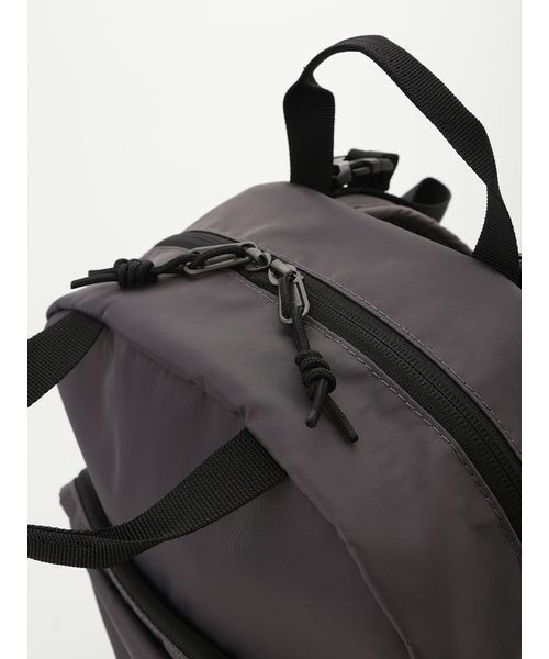 Columbia(コロンビア)の「【emmi×Columbia】Great Smoky GardenTM E. 18L Backpack(バックパック/リュック・レディース・ブラック・FREE)」の17枚目の写真