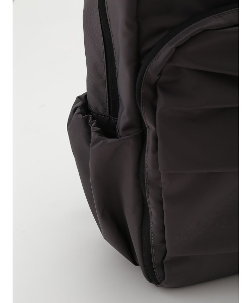 Columbia(コロンビア)の「【emmi×Columbia】Great Smoky GardenTM E. 18L Backpack(バックパック/リュック・レディース・ブラック・FREE)」の4枚目の写真