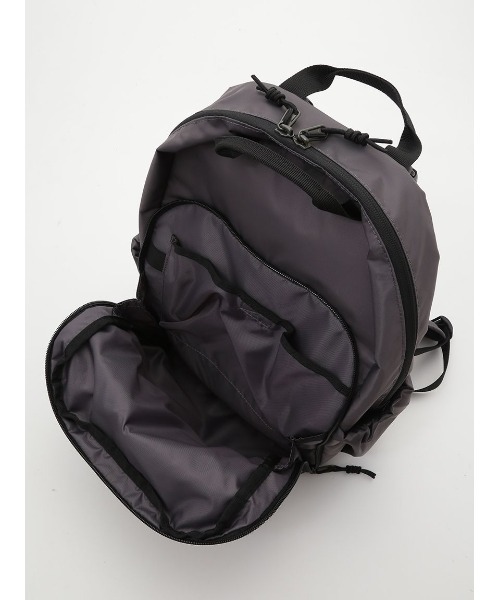 Columbia(コロンビア)の「【emmi×Columbia】Great Smoky GardenTM E. 18L Backpack(バックパック/リュック・レディース・ブラック・FREE)」の14枚目の写真
