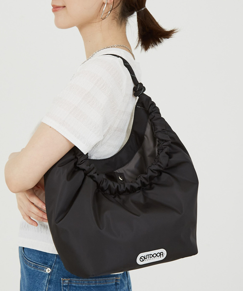 abahouse mavie（アバハウスマヴィ）の「【OUTDOOR】コードトート（トートバッグ・レディース・レッド/ホワイト/ブラック・フリー）」の2枚目の写真