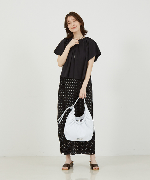 abahouse mavie（アバハウスマヴィ）の「【OUTDOOR】コードトート（トートバッグ・レディース・レッド/ホワイト/ブラック・フリー）」の5枚目の写真