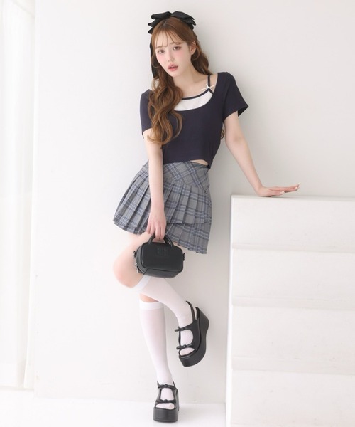 one after another NICE CLAUP（ワンアフターアナザーナイスクラップ）の「【サイズ展開あり】チャーム付きイレヘムプリーツスカート（スカート・レディース・ブラック/グレー系その他/杢グレー/ネイビー・SMALL/MEDIUM）」の5枚目の写真