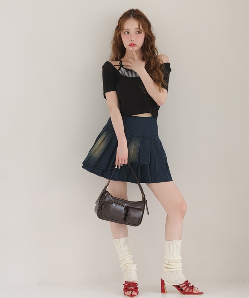 one after another NICE CLAUP（ワンアフターアナザーナイスクラップ）の「【サイズ展開あり】チャーム付きイレヘムプリーツスカート（スカート・レディース・ブラック/グレー系その他/杢グレー/ネイビー・SMALL/MEDIUM）」の9枚目の写真