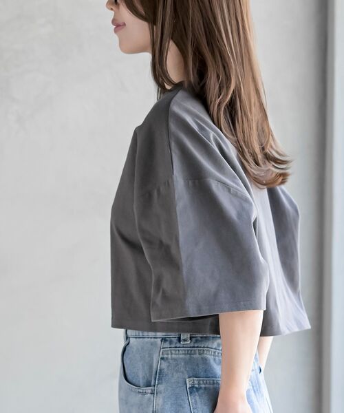rps（アールピーエス）の「ショート丈Ｔシャツ（Tシャツ/カットソー・レディース・ネイビー/ブラック/オフホワイト/ブラック系その他2/サックスブルー/ミント・フリー）」の22枚目の写真
