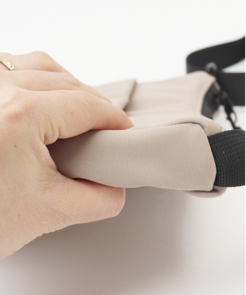 SCANDINAVIAN FOREST（スカンジナビアン・フォレスト）の「SCANDINAVIAN FOREST ミニバナナショルダーバッグ（ショルダーバッグ・レディース・グリーン/チャコール/ブラック/ブルー/ベージュ・FREE）」の9枚目の写真