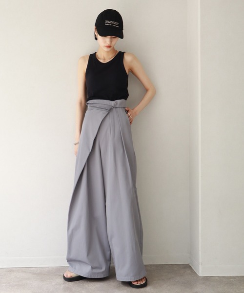 NOGLE(ノグル)の「【NOGLE/ノグル】ハイウエストラップワイドパンツ(その他パンツ・レディース・ベージュ/ブラック/グレー・FREE)」の2枚目の写真