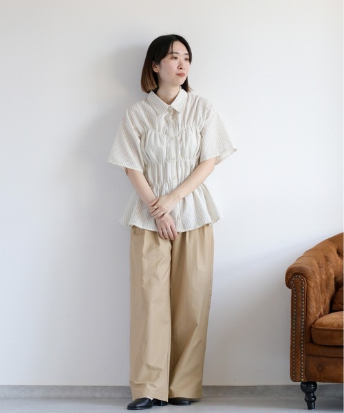 cepo(セポ)の「シャーリングハーフスリーブシャツ(シャツ/ブラウス・レディース・ベージュ/サックスブルー/オフホワイト・M)」の8枚目の写真