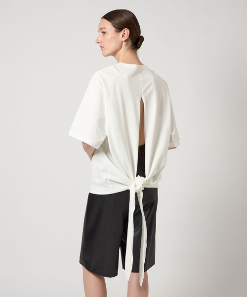 AEWEN MATOPH(イウエン マトフ)の「<AEWEN MATOPH>バックスリット ビッグTシャツ(Tシャツ/カットソー・レディース・ブラック/ホワイト/ベージュ・FREE)」の2枚目の写真