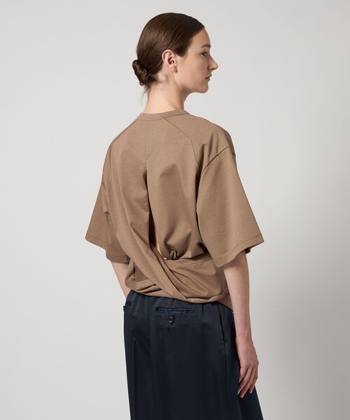 AEWEN MATOPH(イウエン マトフ)の「<AEWEN MATOPH>バックスリット ビッグTシャツ(Tシャツ/カットソー・レディース・ブラック/ホワイト/ベージュ・FREE)」の12枚目の写真