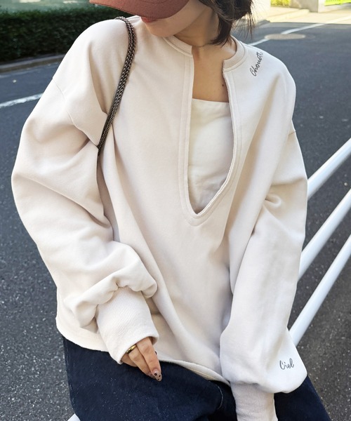 RANAN(ラナン)の「裏起毛深Vネックロゴ刺繍スウェット(スウェット・レディース・アイボリー/グレー/チャコール・M-L/L-XL)」の2枚目の写真