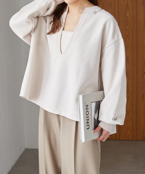 RANAN(ラナン)の「裏起毛深Vネックロゴ刺繍スウェット(スウェット・レディース・アイボリー/グレー/チャコール・M-L/L-XL)」の11枚目の写真