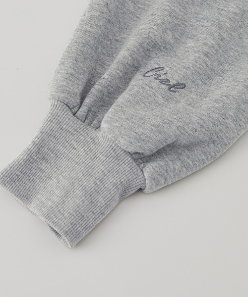 RANAN(ラナン)の「裏起毛深Vネックロゴ刺繍スウェット(スウェット・レディース・アイボリー/グレー/チャコール・M-L/L-XL)」の19枚目の写真