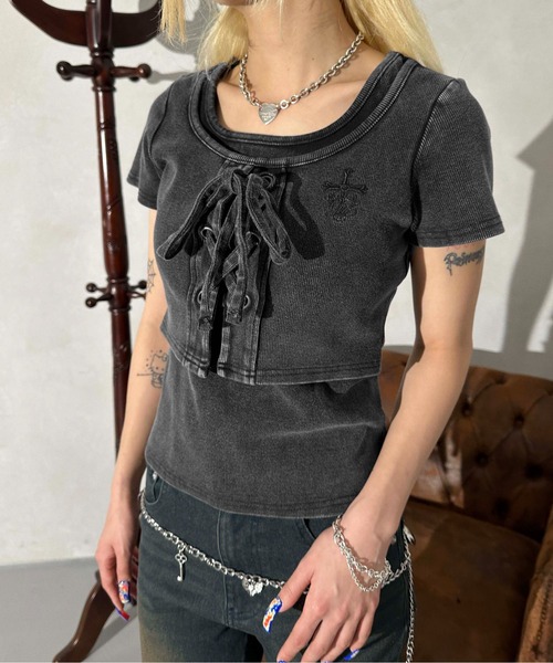 sedacle girl(セダクルガール)の「レイヤード風 加工リブトップス(Tシャツ/カットソー・レディース・ブラック/ネイビー・SMALL/MEDIUM)」の2枚目の写真