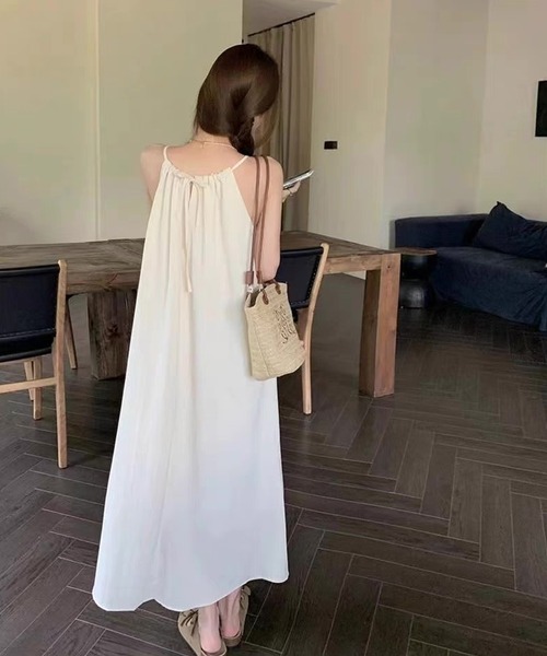 shopnikoniko（ショップニコニコ）の「キャミワンピース ロング フレア バックリボン ホルターネック ワンピース（ワンピース・レディース・ホワイト・フリー）」の6枚目の写真