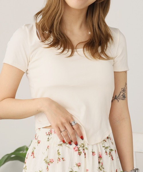 ROOPTOKYO(ループトウキョウ)の「Square Neck Top with Cups / カップ付き スクエアネックカットソー 秋物 秋服 2026年秋冬(Tシャツ/カットソー・レディース・ホワイト/ブラック/アイボリー・FREE)」の10枚目の写真