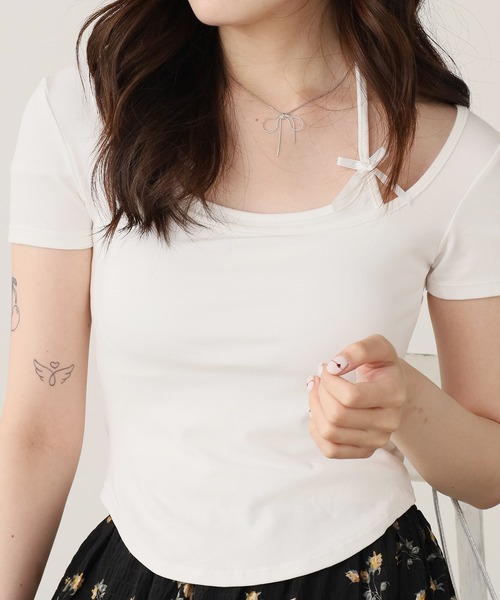 ROOPTOKYO(ループトウキョウ)の「Square Neck Top with Cups / カップ付き スクエアネックカットソー 秋物 秋服 2026年秋冬(Tシャツ/カットソー・レディース・ホワイト/ブラック/アイボリー・FREE)」の4枚目の写真