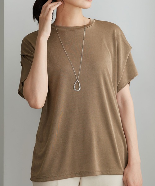 BELLUNA PLUS(ベルーナ)の「ネックレス付シャイニーかのこプルオーバー(Tシャツ/カットソー・レディース・モカ/ワイン/アイボリー・MEDIUM/X-LARGE/LARGE)」の1枚目の写真