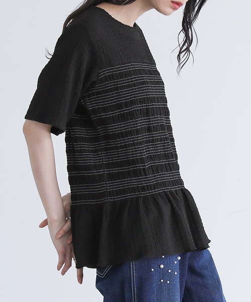 somari imagination(ソマリ イマジネーション)の「『シャーリング半袖カットソー』(Tシャツ/カットソー・レディース・ブラック/オフホワイト・1/2)」の13枚目の写真