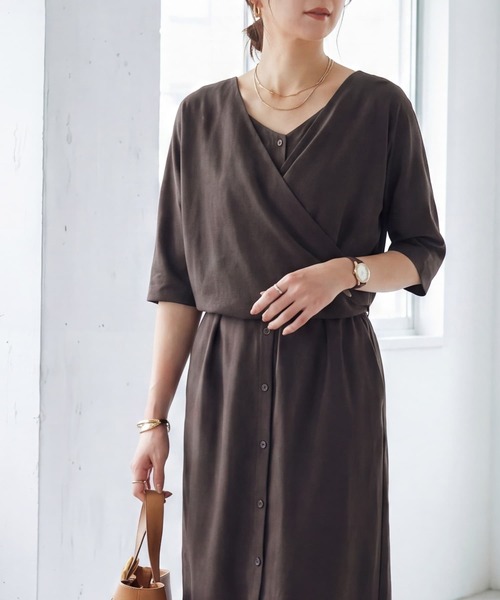 STYLE DELI(スタイルデリ)の「【LUXE】カシュクールみたいに結ぶワンピース(ワンピース・レディース・ブラウン系/オレンジ系・01/02)」の13枚目の写真