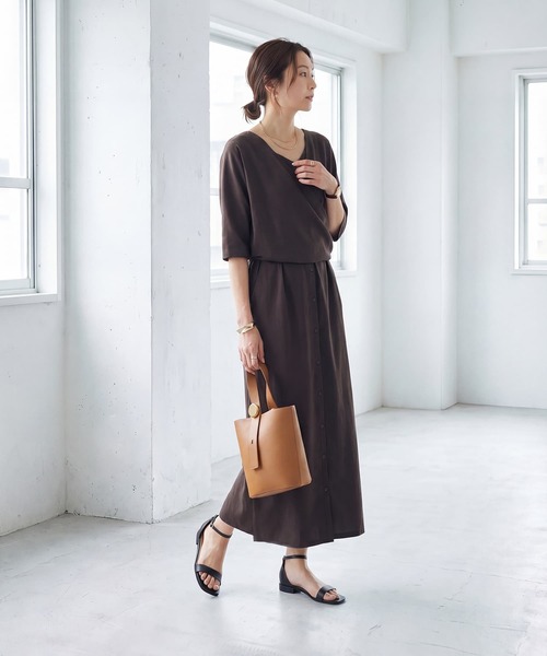 STYLE DELI(スタイルデリ)の「【LUXE】カシュクールみたいに結ぶワンピース(ワンピース・レディース・ブラウン系/オレンジ系・01/02)」の17枚目の写真