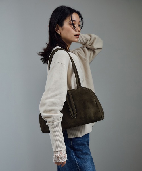 SALON adam et rope'(サロン アダム エ ロペ)の「【EC限定】スウェードライクソフトミドルボストン(ボストンバッグ・レディース・カーキ/キャメル・FREE)」の7枚目の写真