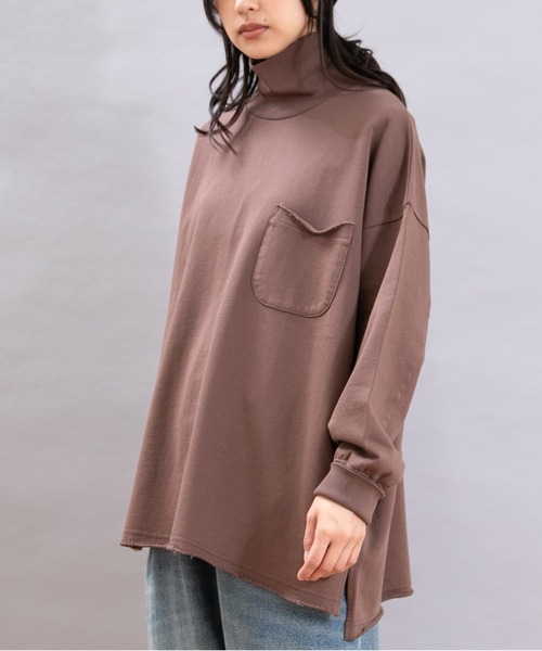 URCH RNA(アーチ アールエヌエー)の「M2494 丸いポケットのBIGタートルプルオーバー(Tシャツ/カットソー・レディース・モカ/チャコール/ナチュラル・FREE)」の1枚目の写真