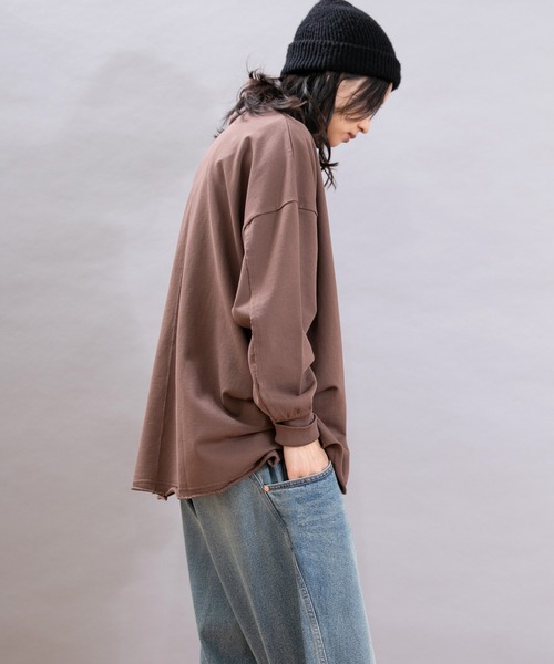URCH RNA(アーチ アールエヌエー)の「M2494 丸いポケットのBIGタートルプルオーバー(Tシャツ/カットソー・レディース・モカ/チャコール/ナチュラル・FREE)」の8枚目の写真
