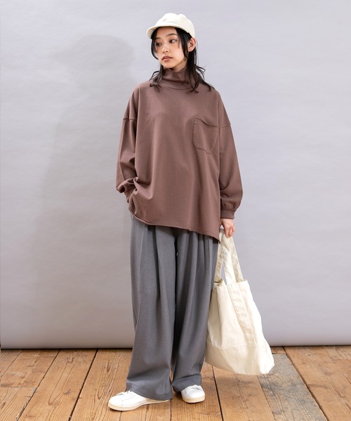 URCH RNA(アーチ アールエヌエー)の「M2494 丸いポケットのBIGタートルプルオーバー(Tシャツ/カットソー・レディース・モカ/チャコール/ナチュラル・FREE)」の16枚目の写真