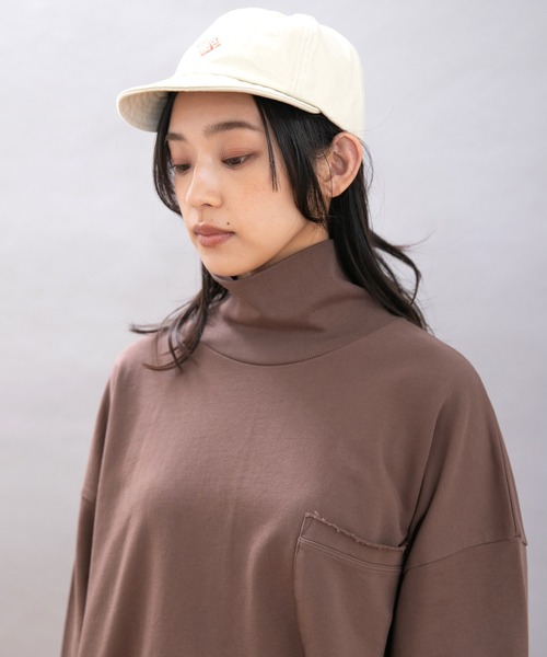 URCH RNA(アーチ アールエヌエー)の「M2494 丸いポケットのBIGタートルプルオーバー(Tシャツ/カットソー・レディース・モカ/チャコール/ナチュラル・FREE)」の19枚目の写真
