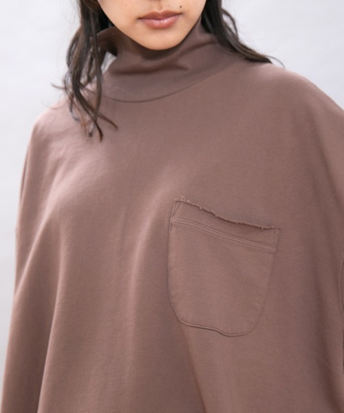URCH RNA(アーチ アールエヌエー)の「M2494 丸いポケットのBIGタートルプルオーバー(Tシャツ/カットソー・レディース・モカ/チャコール/ナチュラル・FREE)」の21枚目の写真