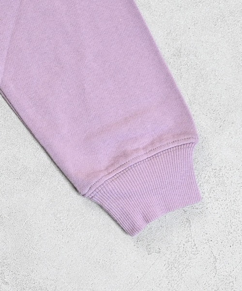 UNIVERSAL OVERALL（ユニバーサルオーバーオール）の「【UNIVERSAL OVERALL】別注プリントトレーナー（スウェット・キッズ・チャコール/ホワイト系その他/ピンク・80/90/95/100/110/120/130/140/150）」の12枚目の写真