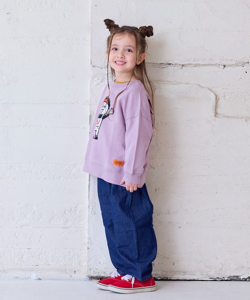 UNIVERSAL OVERALL（ユニバーサルオーバーオール）の「【UNIVERSAL OVERALL】別注プリントトレーナー（スウェット・キッズ・チャコール/ホワイト系その他/ピンク・80/90/95/100/110/120/130/140/150）」の8枚目の写真