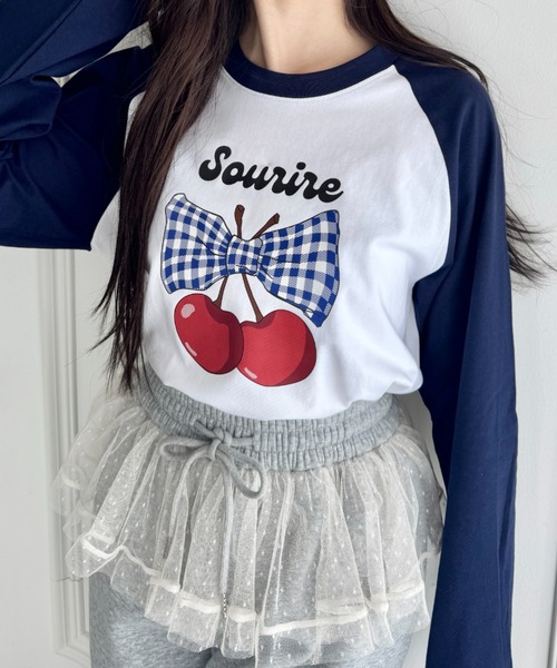 SOLLON.（ソルロン）の「チェリーリボンラグランTシャツ（Tシャツ/カットソー・レディース・ネイビー/ブラック/グリーン・FREE）」の6枚目の写真