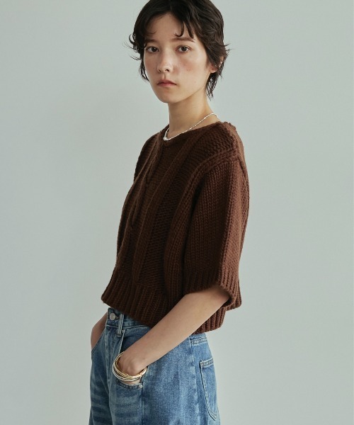 LOSCa(ロスカ)の「ハーフスリーブケーブルニット(ニット/セーター・レディース・アイボリー/ブラウン/チャコールグレー・FREE)」の20枚目の写真